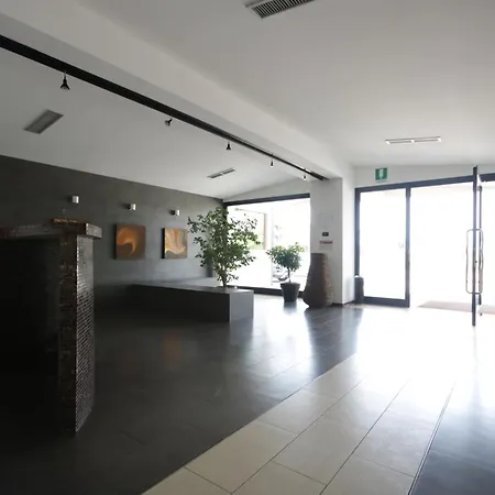 Aparthotel Della Piana Aprilia